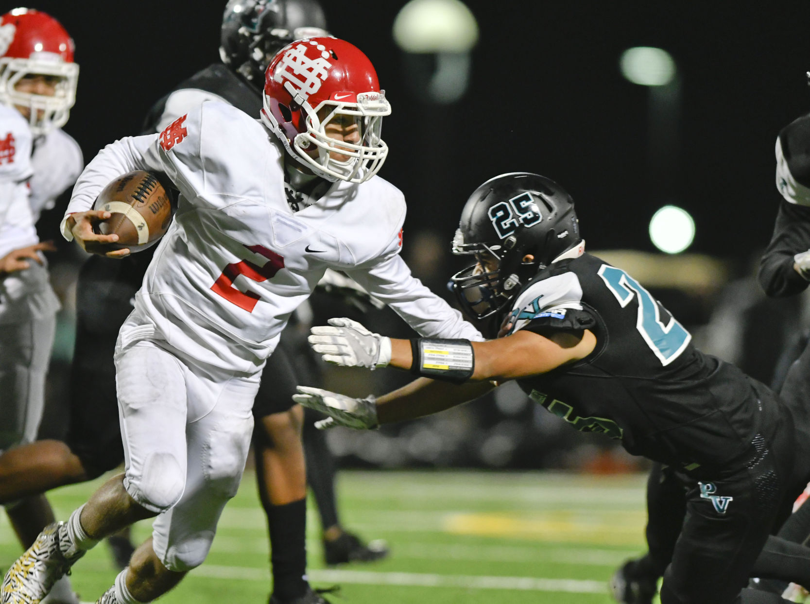 092217 SM PV football 04.jpg